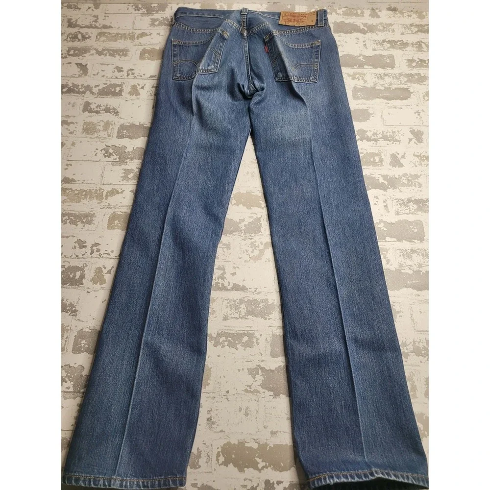 Levis 501 Jeans Mens 32x34 Blue Denim Straight Leg Button Fly Medium‎ Wash